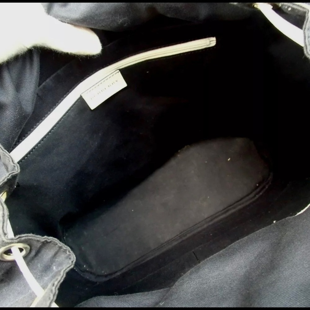 Burberry tote - Picture 7 of 8